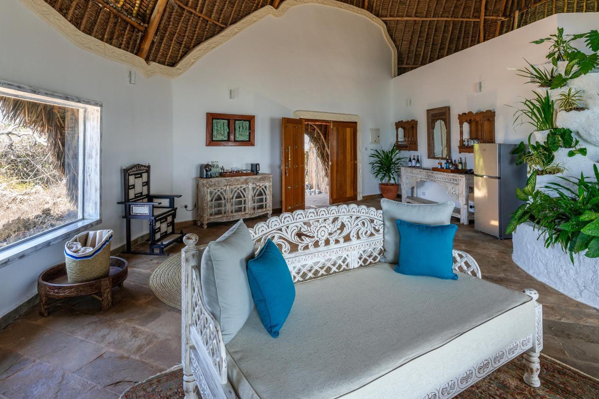 Resort Chale Island